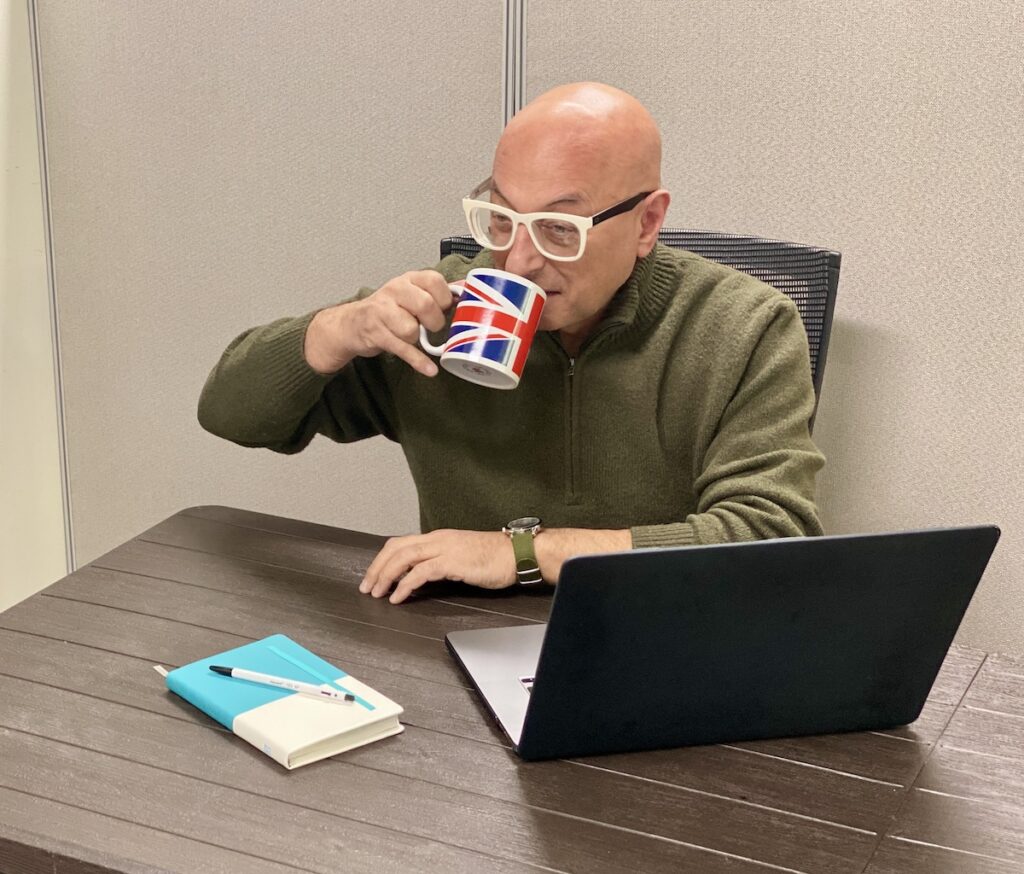 Client holding a mug naturally during a virtual brand photoshoot